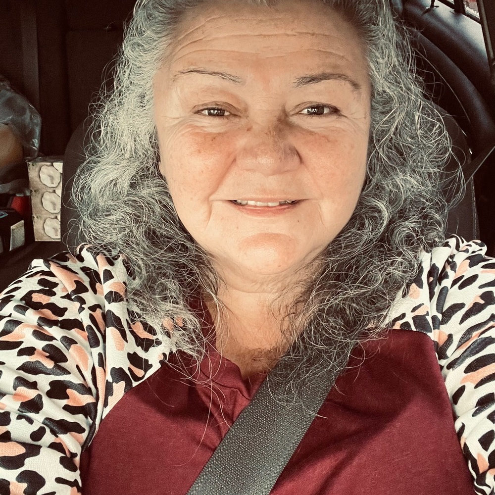 Meet your Posher, Adelina